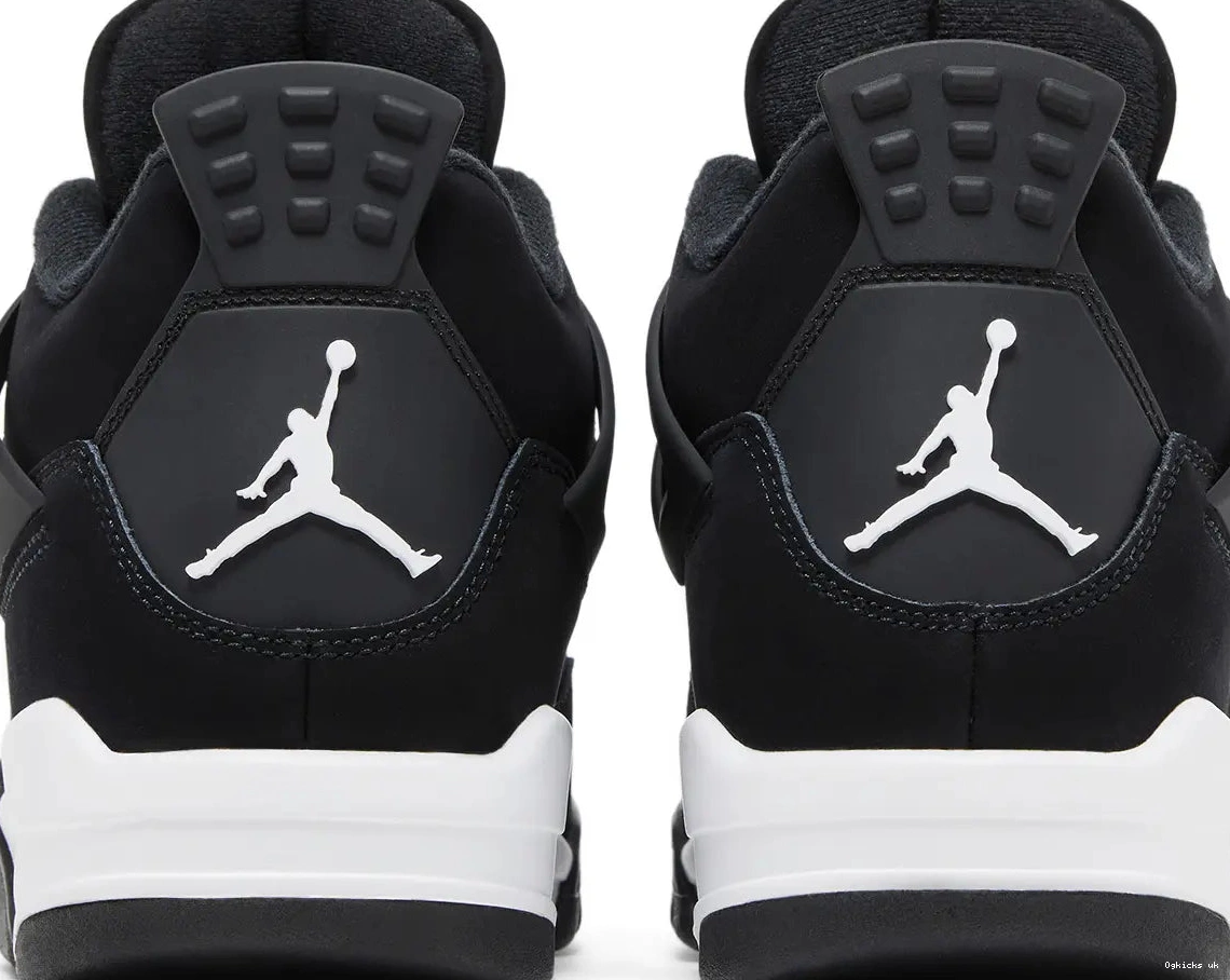 4 White Jordan Retro Thunder 0802